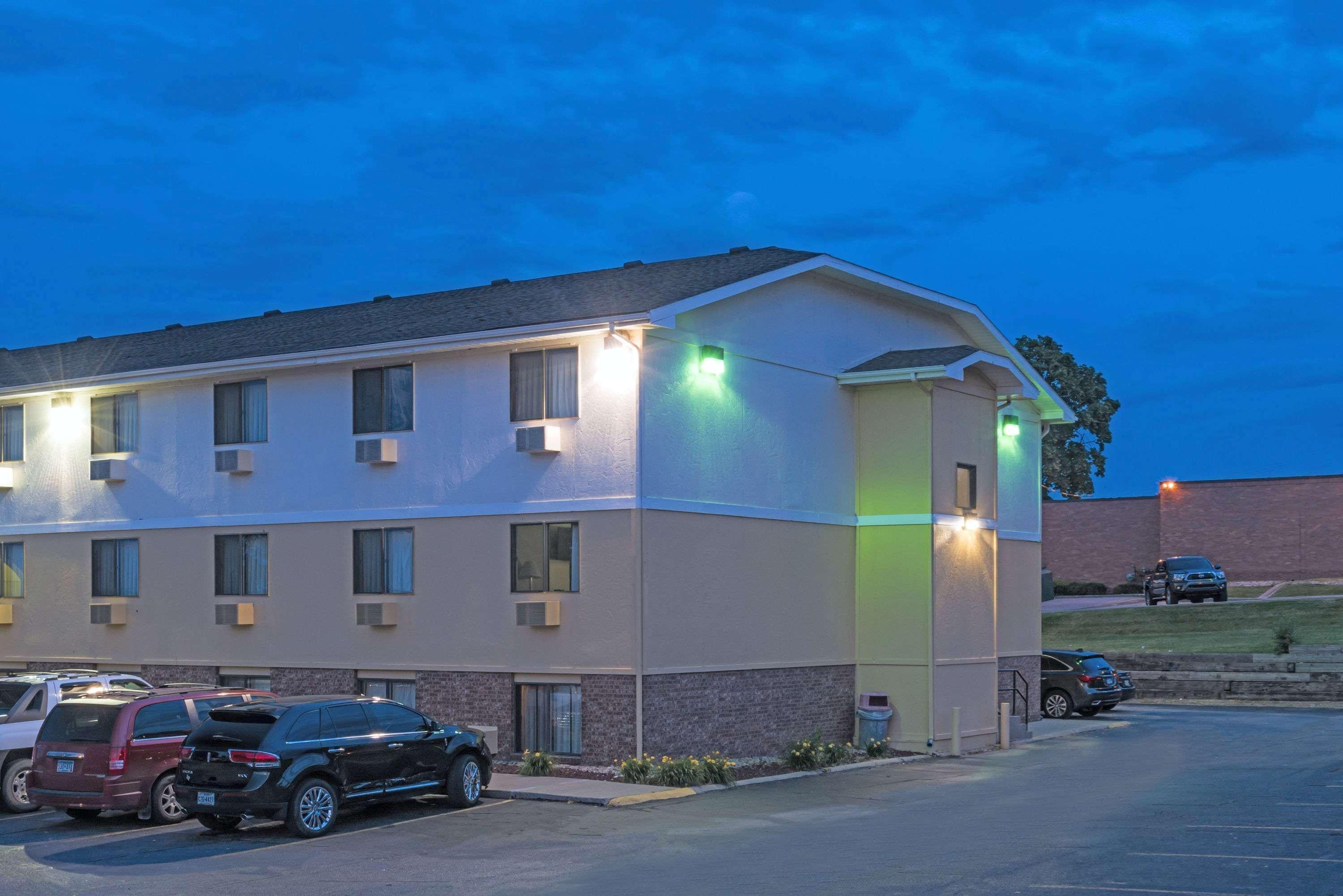 Super 8 By Wyndham Omaha Ne Ξενοδοχείο Εξωτερικό φωτογραφία